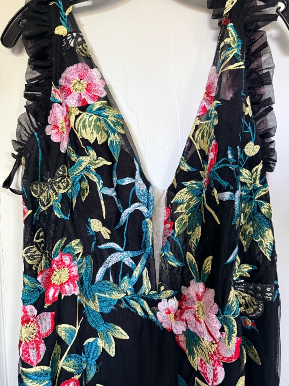 Mac Duggal Black Embroidered Floral Plunge Neck Trumpet Gown NWT Anthropologie - Picture 9 of 15